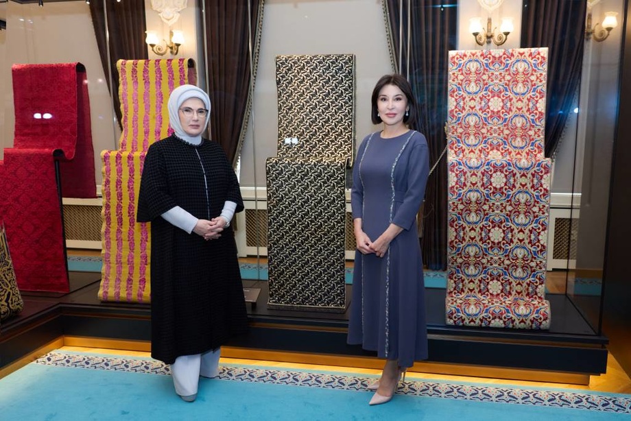 O‘zbekiston va Turkiya birinchi xonimlari  Anqara Palas muzeyi bilan tanishdi