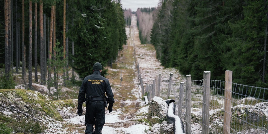 Финляндия Россия билан чегарада девор қуришни бошлади