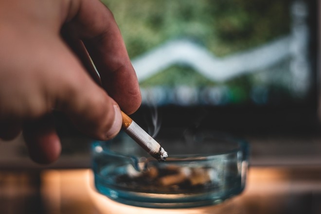 В Лондоне установили запрет на курение на удалёнке