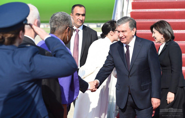 Президент Шавкат Мирзиёев прибыл в Вашингтон (фото)