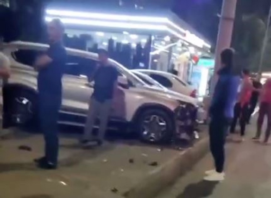 В Ташкенте столкнулись три автомобиля