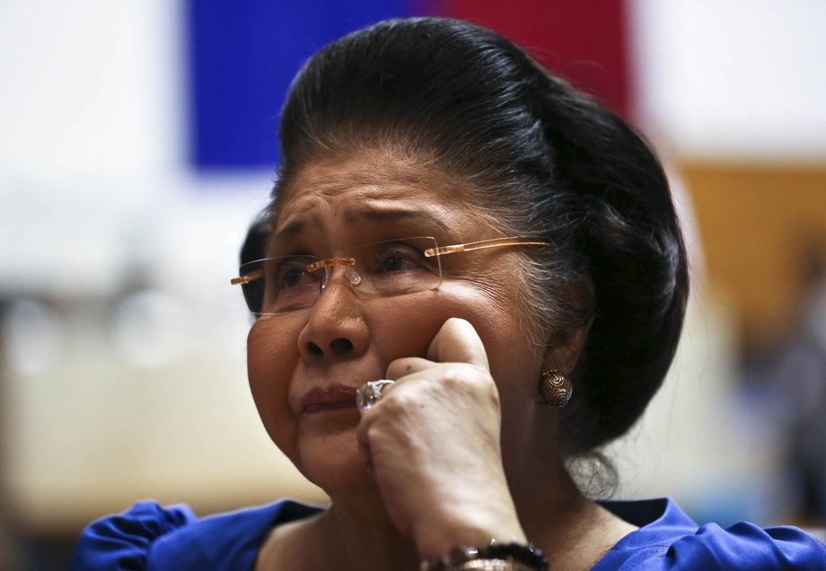 Filippin sudi sobiq prezidentning 89 yoshli bevasiga qamoq hukmini o‘qidi