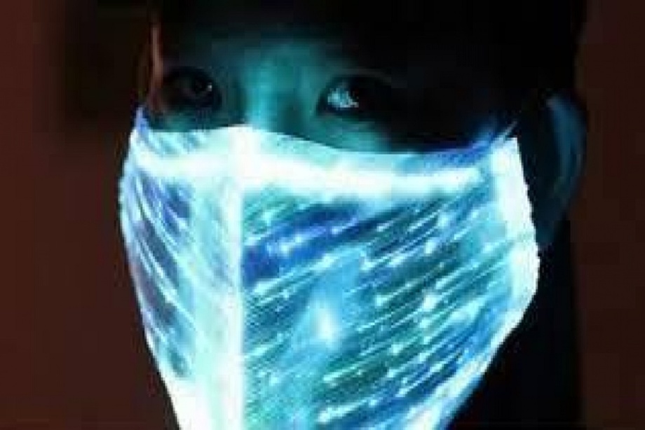 Ученые создали маску, которая светится при контакте с COVID-19