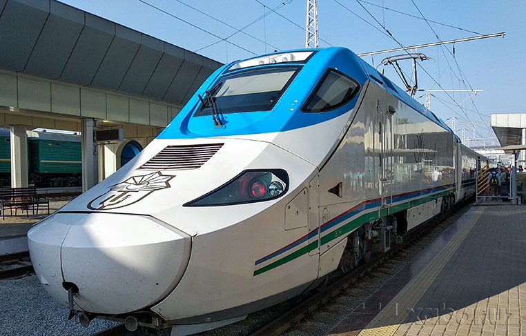 “Afrosiyob” va boshqa yo‘lovchi poyezdlari chipta narxlari oshirildi