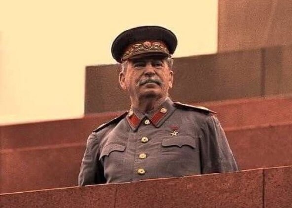Документы о планах Гитлера на Сталина передали Музею Победы