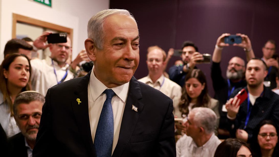 Netanyahu sud qora kursisida