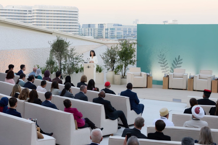 Ишонч инқирози ва аёллар етакчилиги: Саида Мирзиёева Абу-Дабидаги глобал форумда нутқ сўзлади