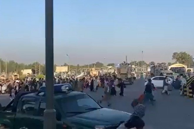 Американские военные убили несколько человек в аэропорту Кабула