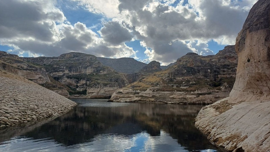 Toshlar orasidagi hayot. Neolit davrida tamal toshi qo‘yilgan Hasankeyf