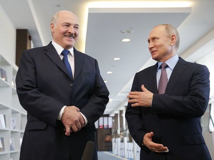 Lukashenko Putinga tug‘ilgan kunida nima sovg‘a qilgani ochiqlandi