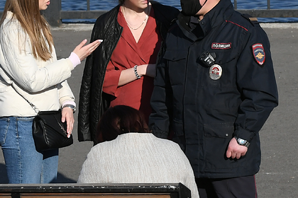 Kira Kosarin porno Nik Vika jinsiy aloqa