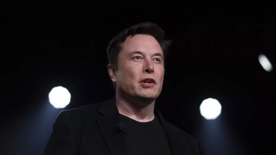 На 5 млн долларов не выплатил премий Илон Маск