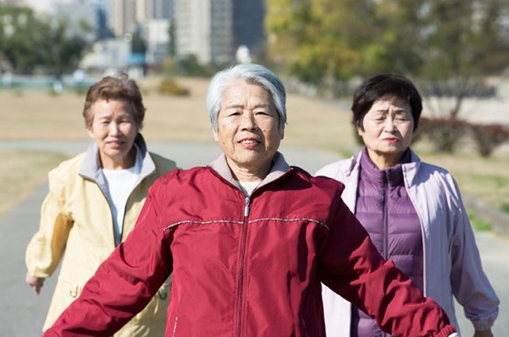 окинава япония долгожители. пожилые японцы. секреты японского долголетия. японский остров окинава остров долгожителей. япония долголетие.