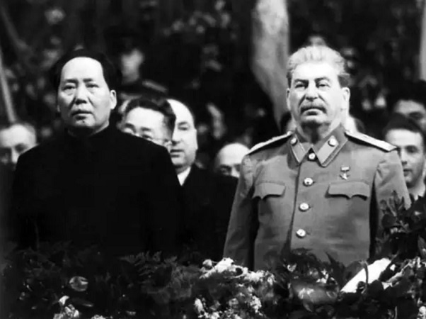 Сталиннинг Хитой раҳбари билан ёзишмалари архивдан чиқарилади