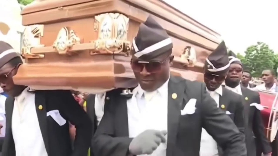 Tobut ko‘tarib raqs tushadigan yigitlar... G‘arbiy Afrikadagi qiziqarli davlat haqida