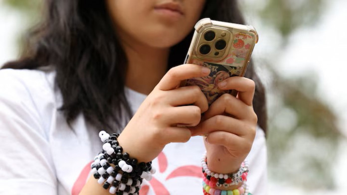 Австралияда энди болалар ижтимоий тармоқларга кира олмайди